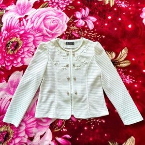 Elegant women’s business suit jacket with flowers & rhinestones. White. Size S
